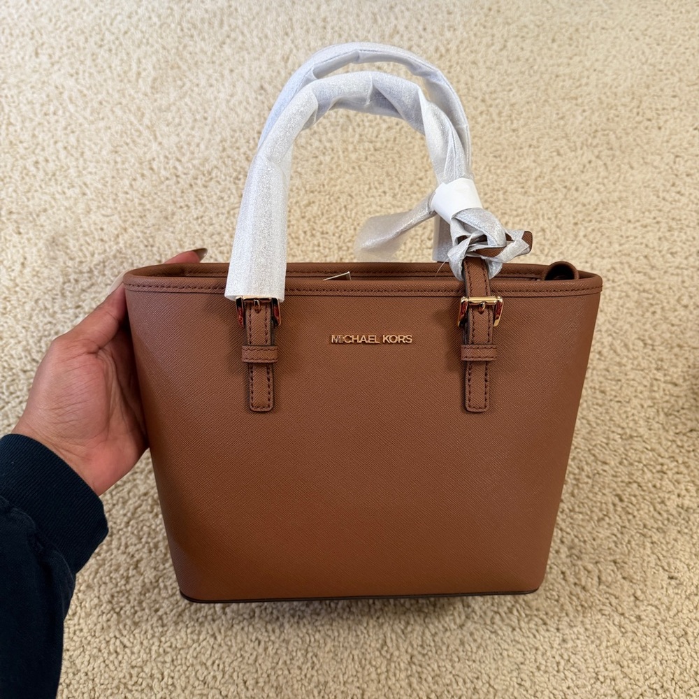 Michael Kors Luggage Tote in Tan Size XS - Picture 2 of 6